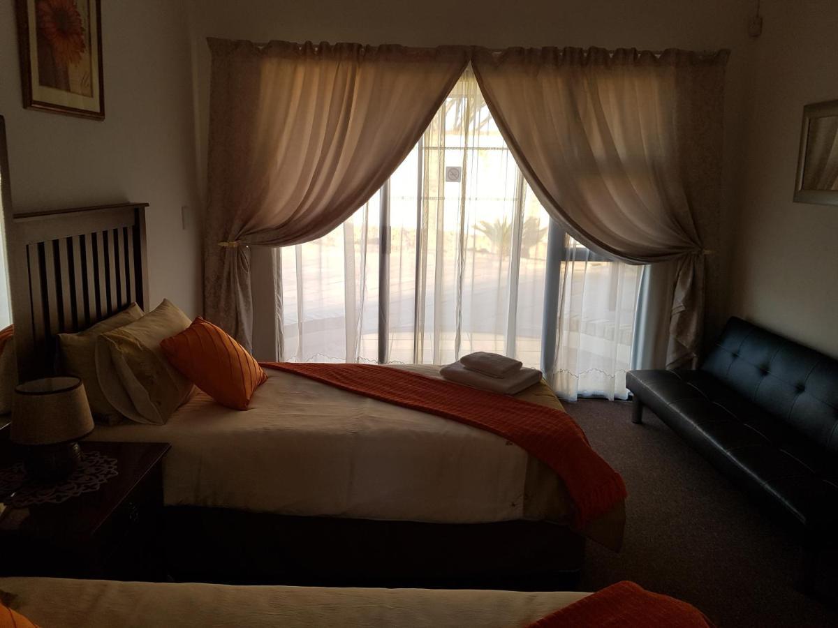Karoo View Guesthouse Cradock Exterior photo