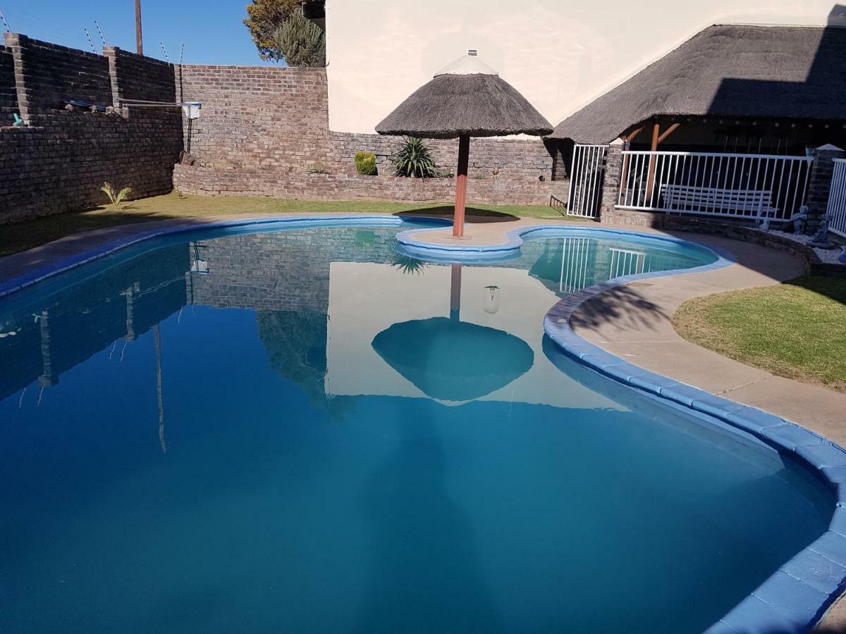 Karoo View Guesthouse Cradock Exterior photo