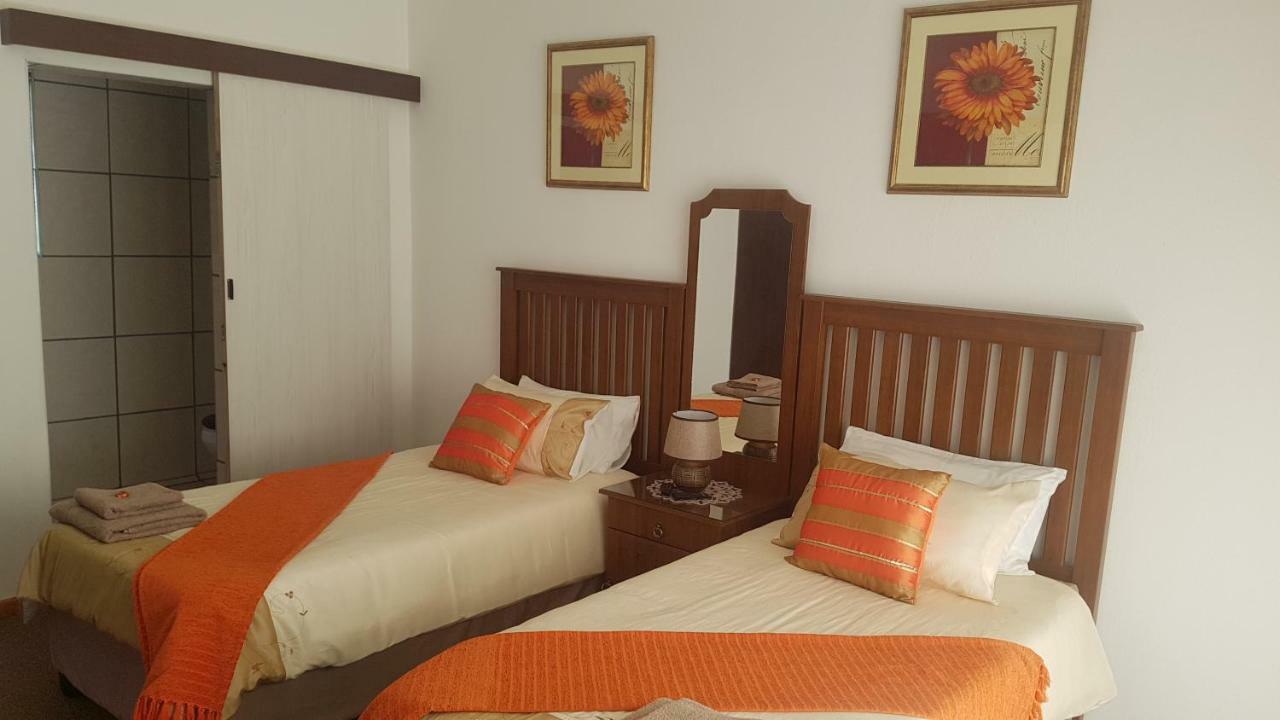 Karoo View Guesthouse Cradock Exterior photo