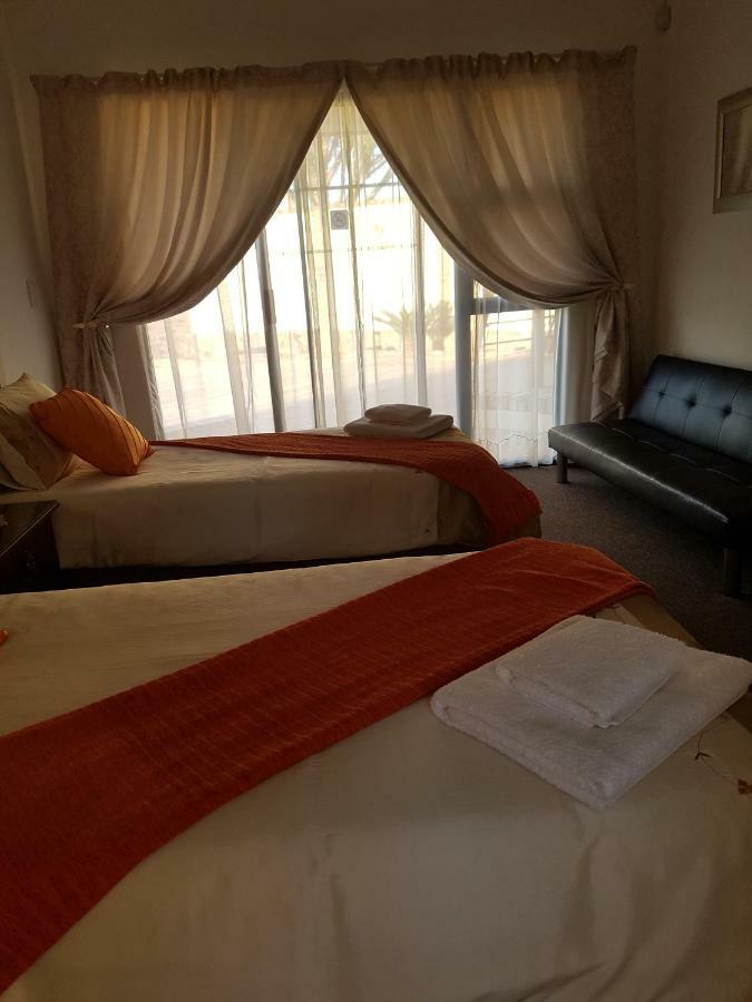 Karoo View Guesthouse Cradock Exterior photo